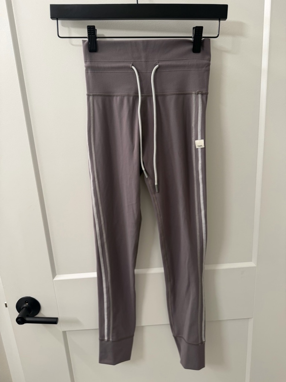 Vuori Gray Leggings with White Side Stripes